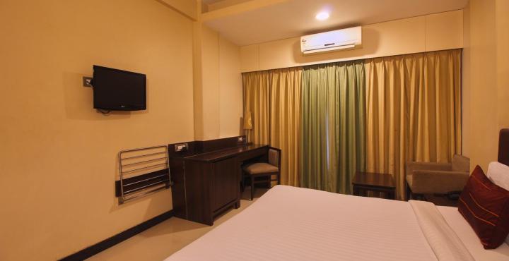 Centurion Inn Pune Exterior foto