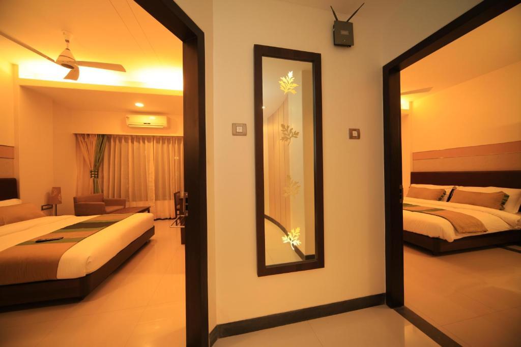 Centurion Inn Pune Habitación foto